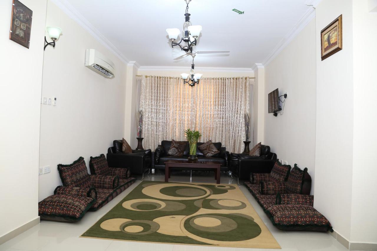 Jarzez Hotel Apartments Al Hail Seeb Exterior photo