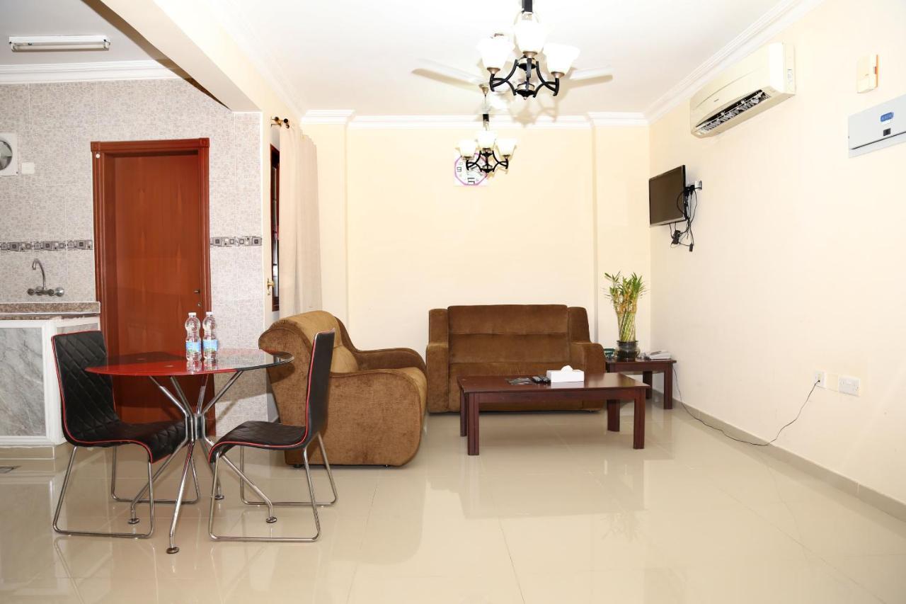 Jarzez Hotel Apartments Al Hail Seeb Exterior photo