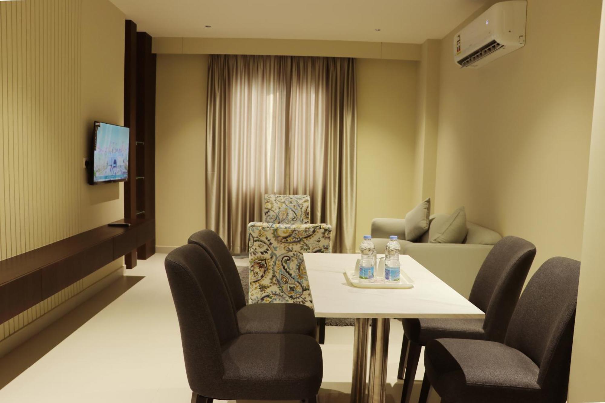 Jarzez Hotel Apartments Al Hail Seeb Exterior photo