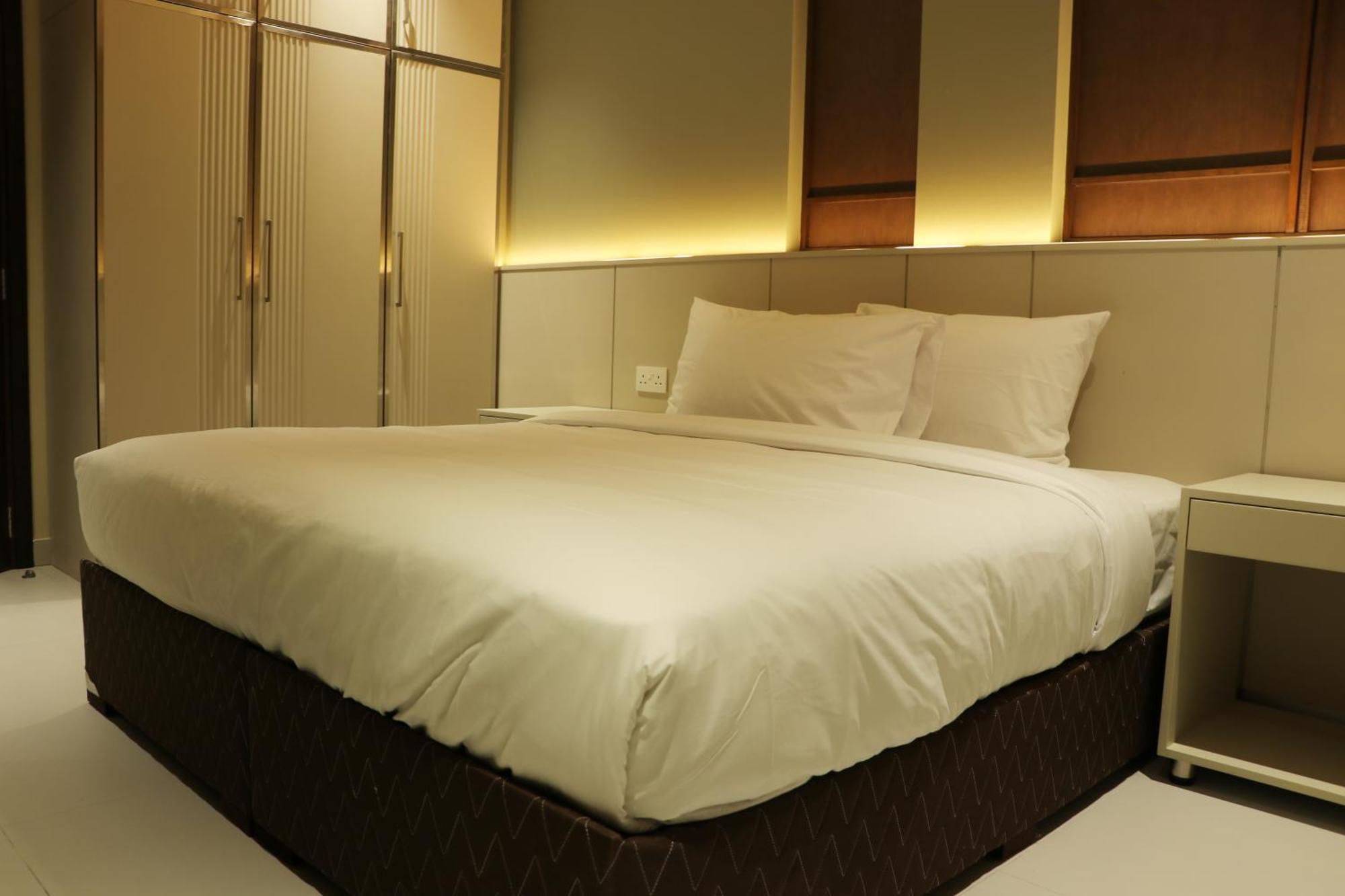Jarzez Hotel Apartments Al Hail Seeb Exterior photo