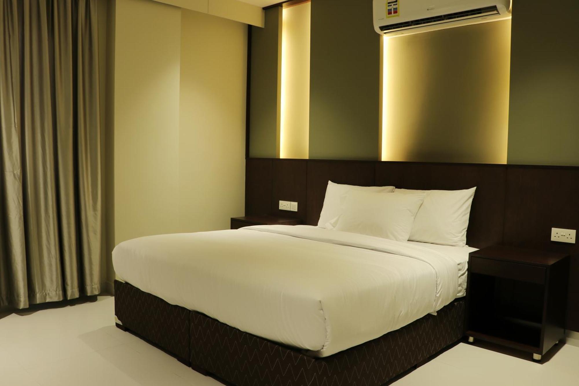 Jarzez Hotel Apartments Al Hail Seeb Exterior photo