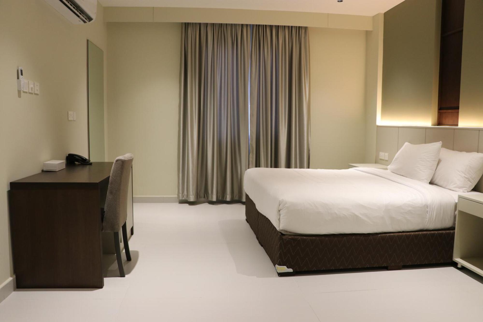 Jarzez Hotel Apartments Al Hail Seeb Exterior photo