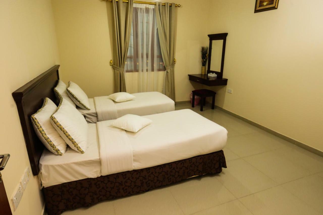 Jarzez Hotel Apartments Al Hail Seeb Exterior photo